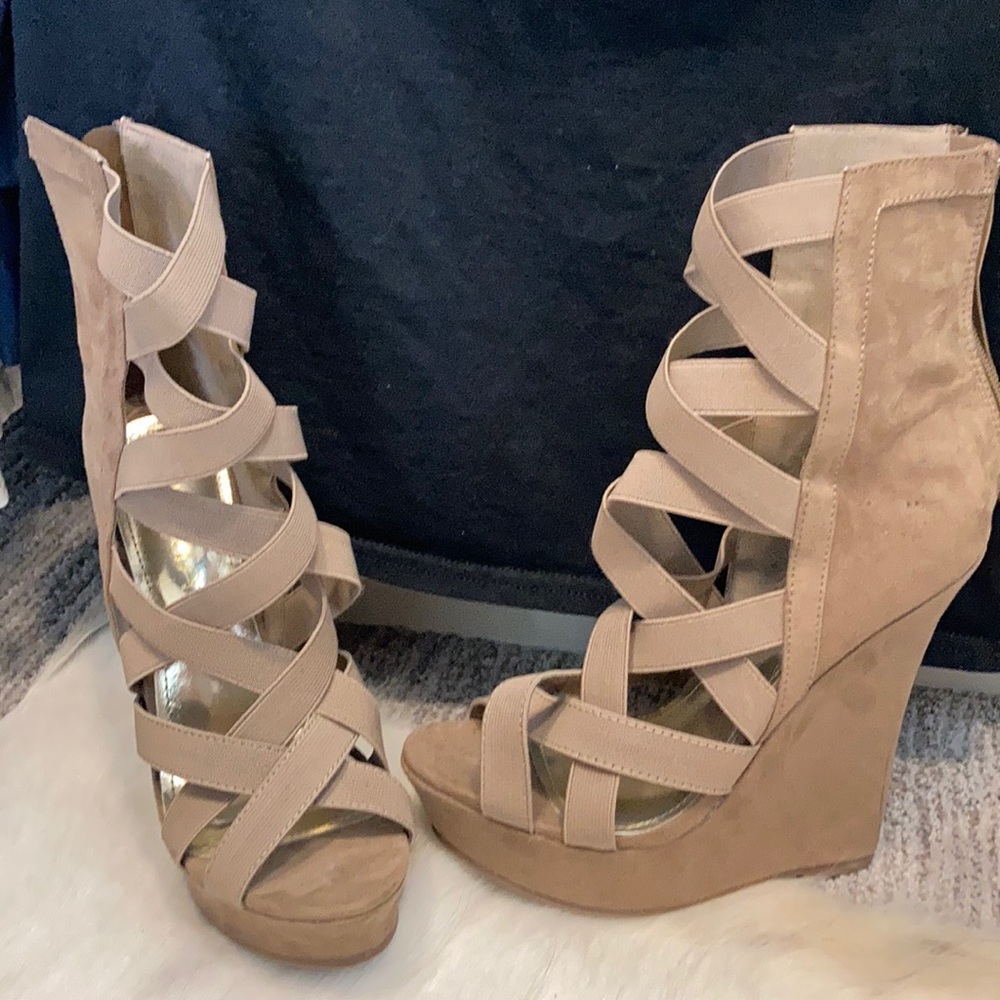 Wedge heels